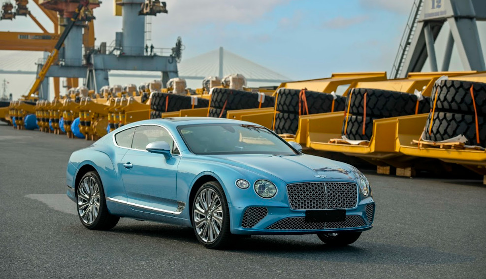 “Hé lộ” hình ảnh Continental GT V8 Mulliner chính hãng đầu tiên cập cảng Hải Phòng