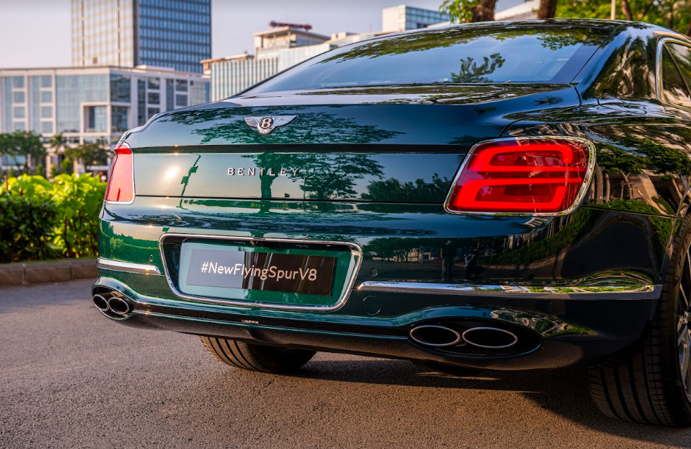 Bentley Flying Spur V8 cập bến Việt Nam với màu xanh Viridian độc lạ