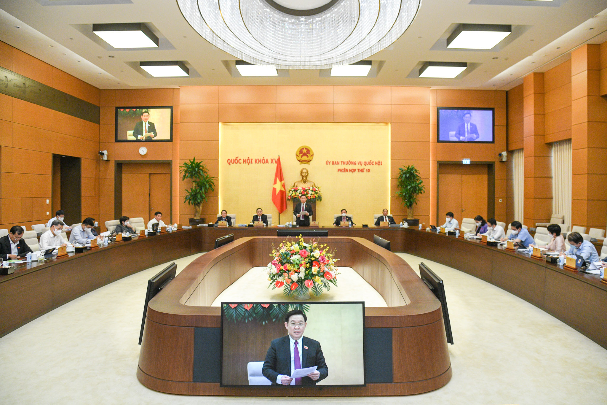 Ủy ban Thường vụ Quốc hội xem xét phương án phân bổ vốn ngân sách Trung ương