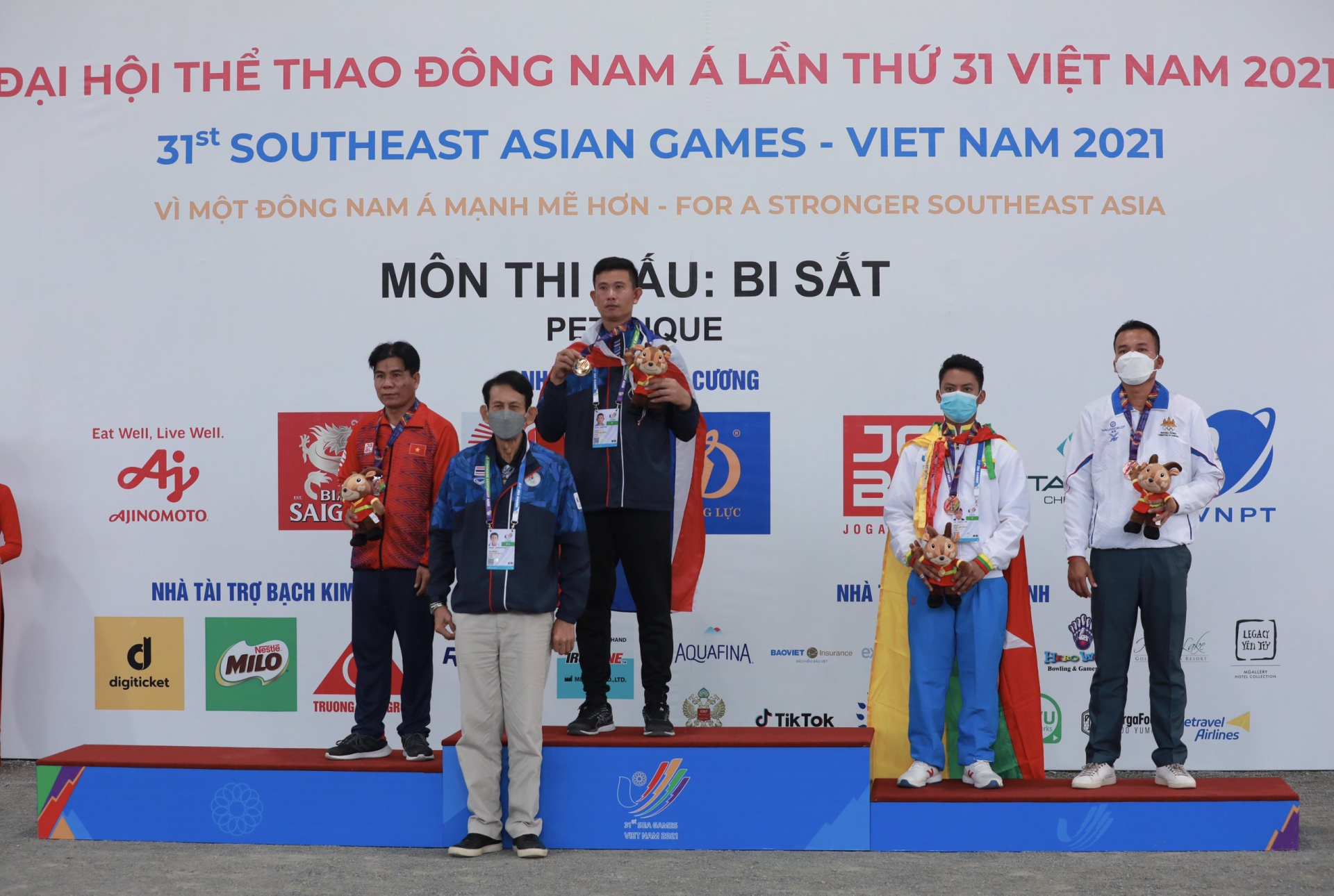 Những tia sáng của đội tuyển bi sắt Việt Nam ngày đầu ra quân