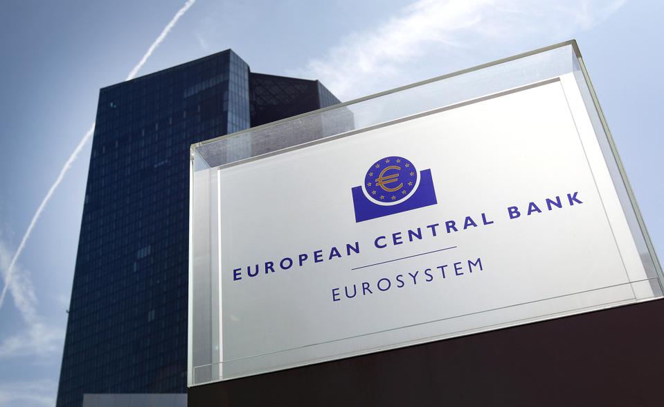 ECB bắt đầu tăng lãi suất vào tháng 7/2022 nhằm kiềm chế lạm phát