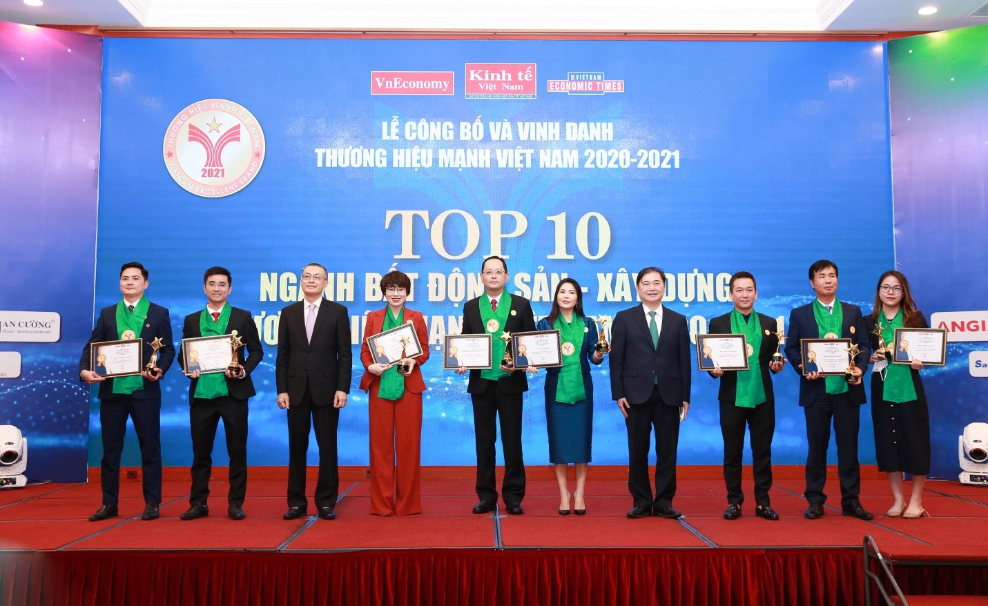 Hưng Thịnh Land đón nhận giải thưởng Thương hiệu mạnh Việt Nam 2021