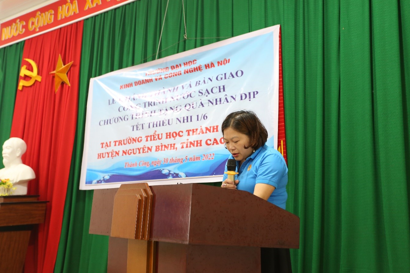 Hoạt động” Hỗ trợ giáo dục” của Công đoàn Trường Đại học Kinh doanh và Công nghệ Hà Nội tại Cao Bằng