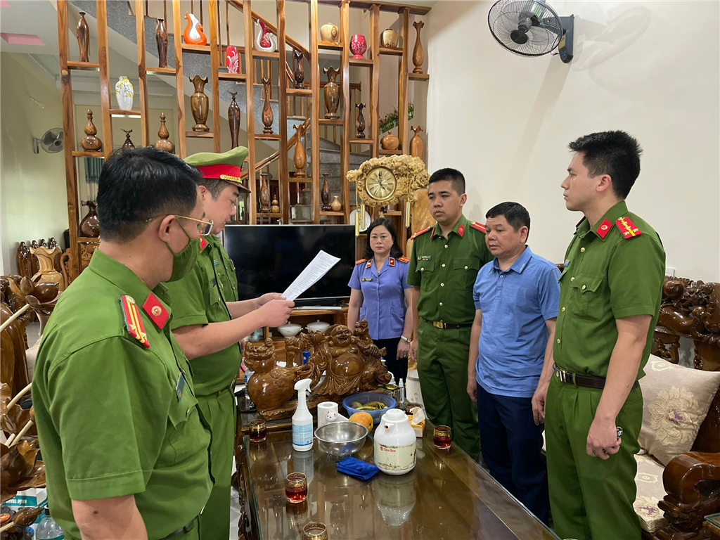 Bắt Trưởng Khoa Dược, Bệnh viện Đa khoa Sơn La vì nhận hối lộ của Việt Á