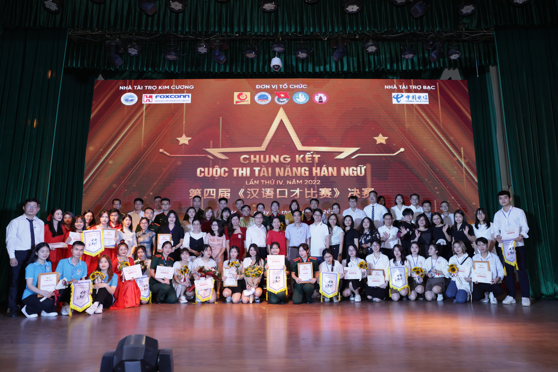 Kết quả thi học sinh giỏi ngoài trường của sinh viên Khoa Trung – Nhật
