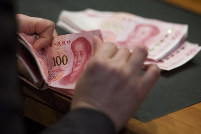 Người dân Trung Quốc đổ tiền vào gửi tiết kiệm