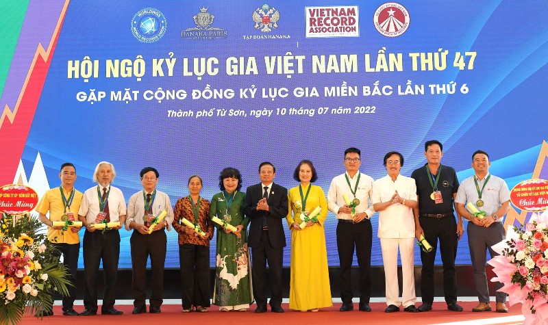 Chương trình “ Hội ngộ kỷ lục Việt Nam lần thứ 47 – Gặp mặt cộng đồng kỷ lục gia miền Bắc lần thứ 6” diễn ra thành công tốt đẹp