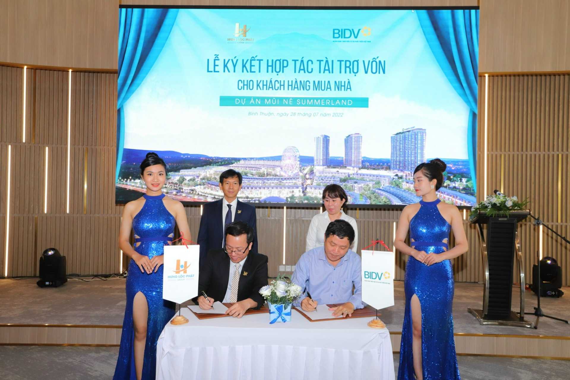 Hưng Lộc Phát bàn giao những sản phẩm đầu tiên tại Mũi Né Summerland đến tay khách hàng