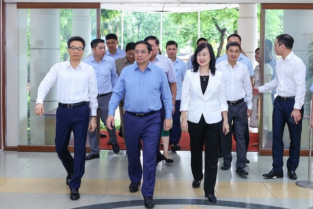 Để hoàn thành nhiệm vụ, Quyền Bộ trưởng Bộ Y tế Đào Hồng Lan kiến nghị gì với Chính phủ?