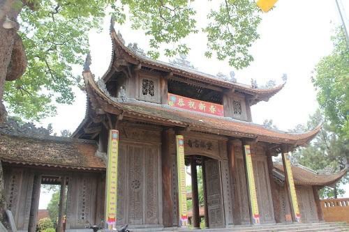 Thơ Nguyễn Văn Long: Ngỡ Hẹn Đăng Thông