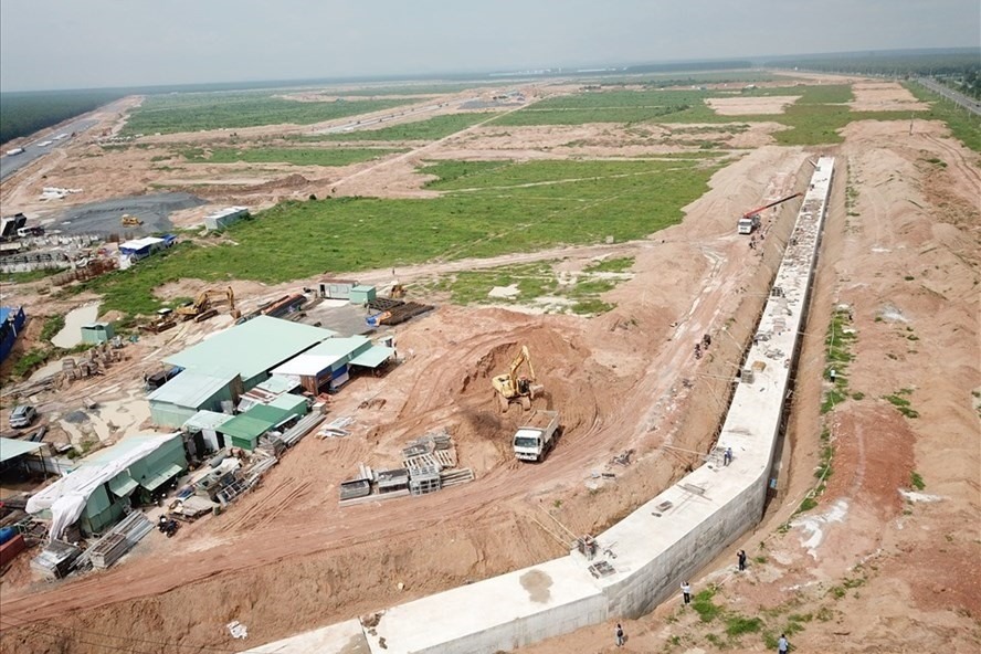 Đẩy mạnh phân cấp, phân quyền về đất đai cho chính quyền địa phương