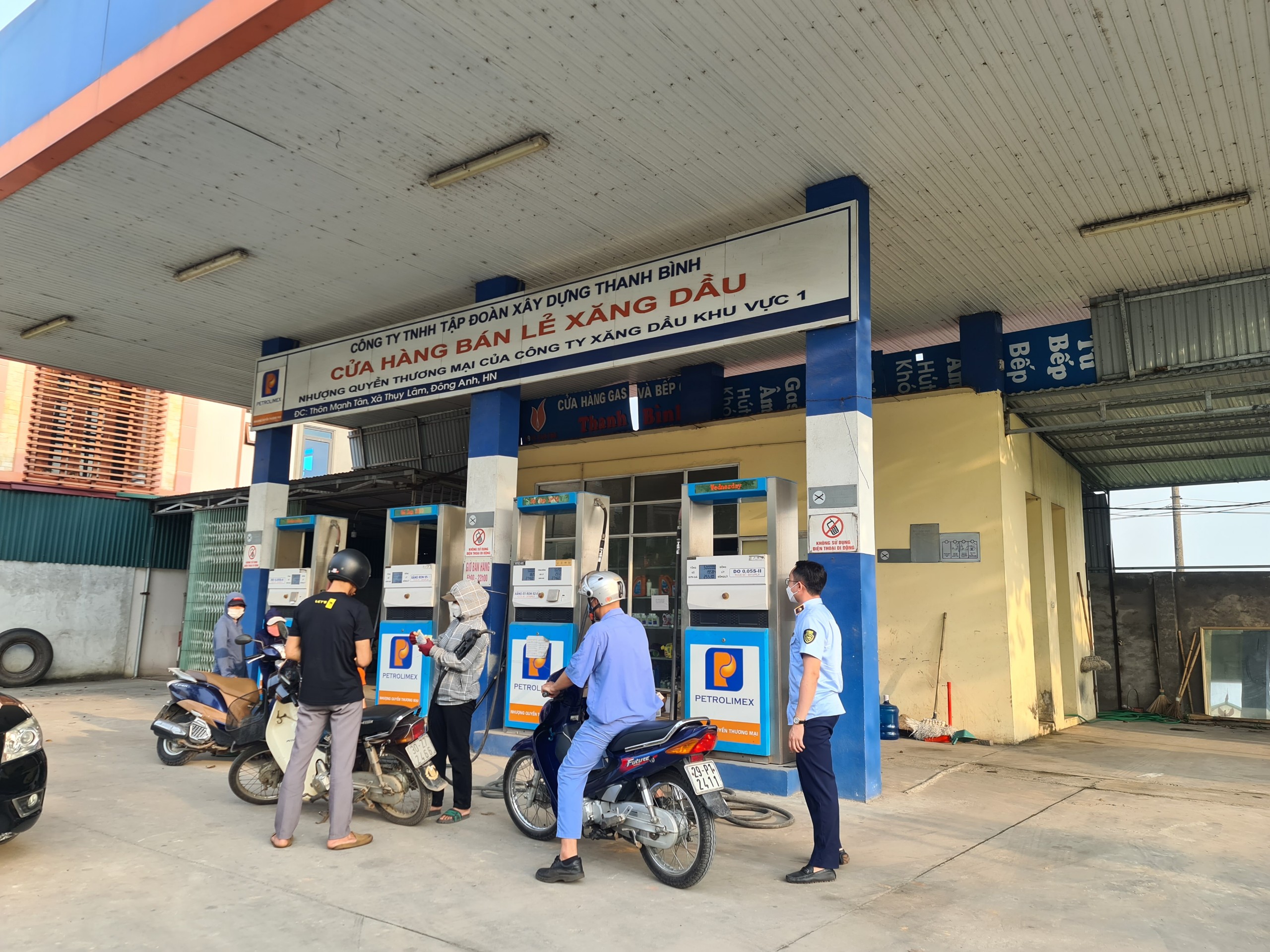Hà Nội: Tăng cường kiểm tra, giám sát các cửa hàng bán lẻ xăng dầu