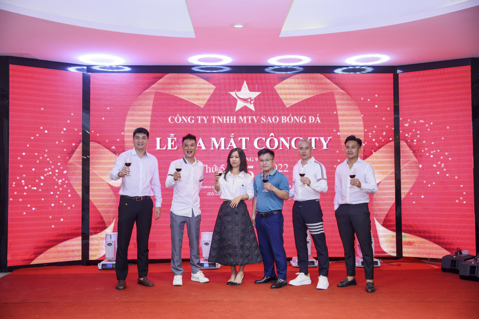 Công ty xây dựng và quản lý hình ảnh cầu thủ bóng đá chính thức ra mắt
