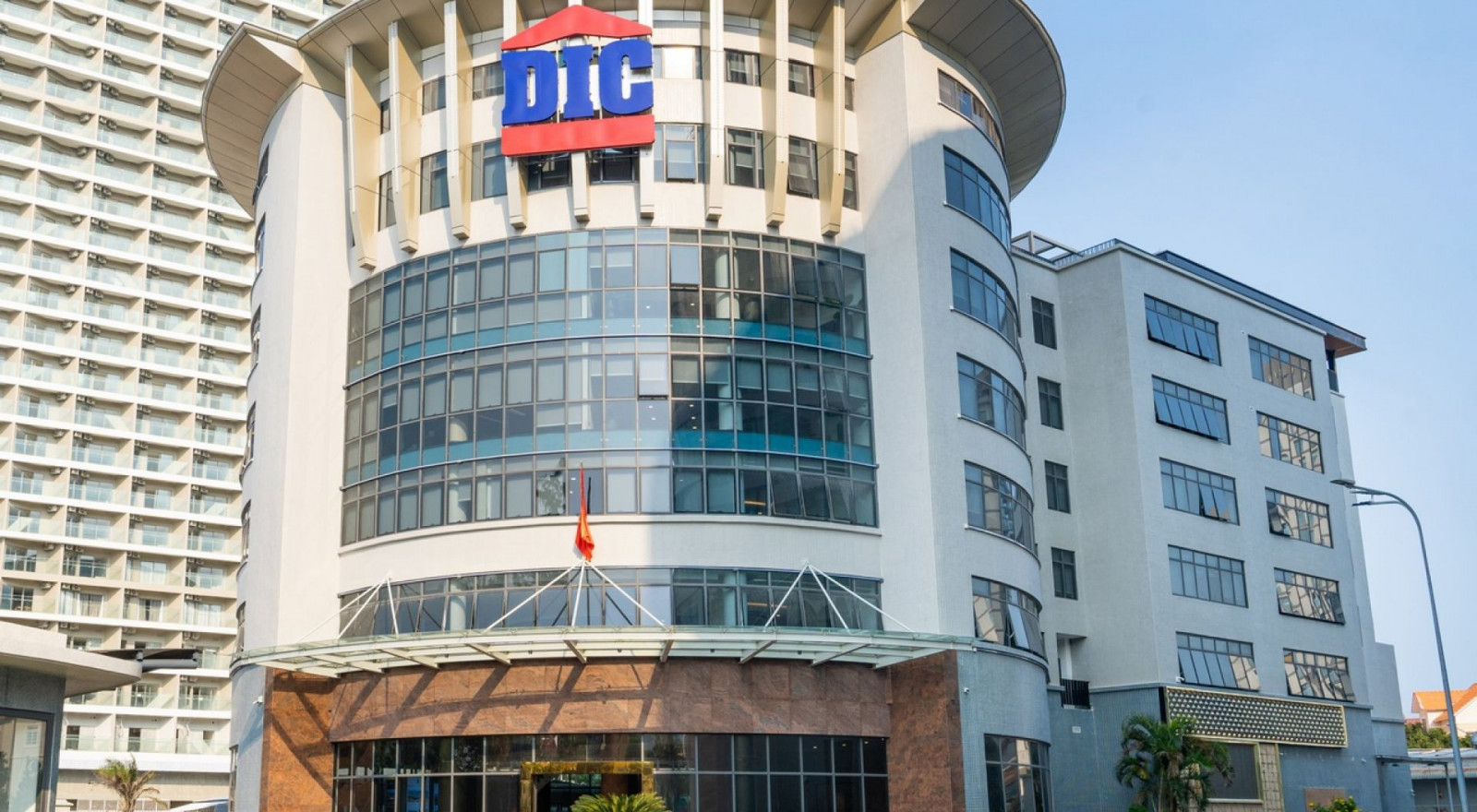 Phó Chủ tịch DIC đăng ký mua 20 triệu cổ phiếu doanh nghiệp