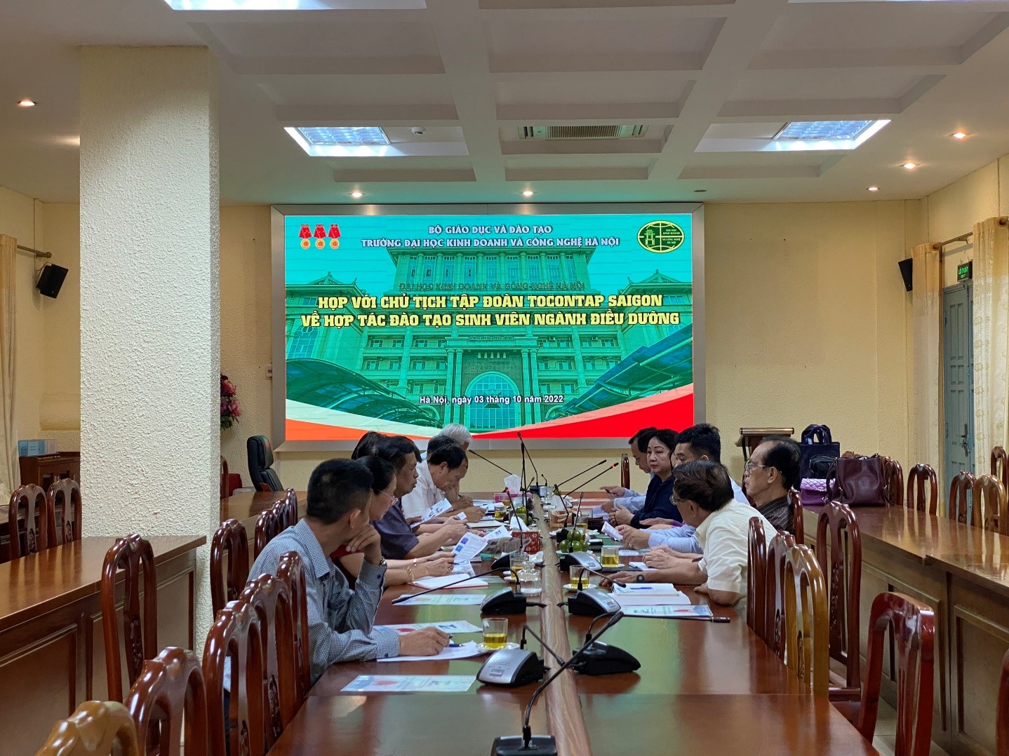 Họp với Công ty Tocontap Saigon về hợp tác đào tạo sinh viên ngành Điều dưỡng