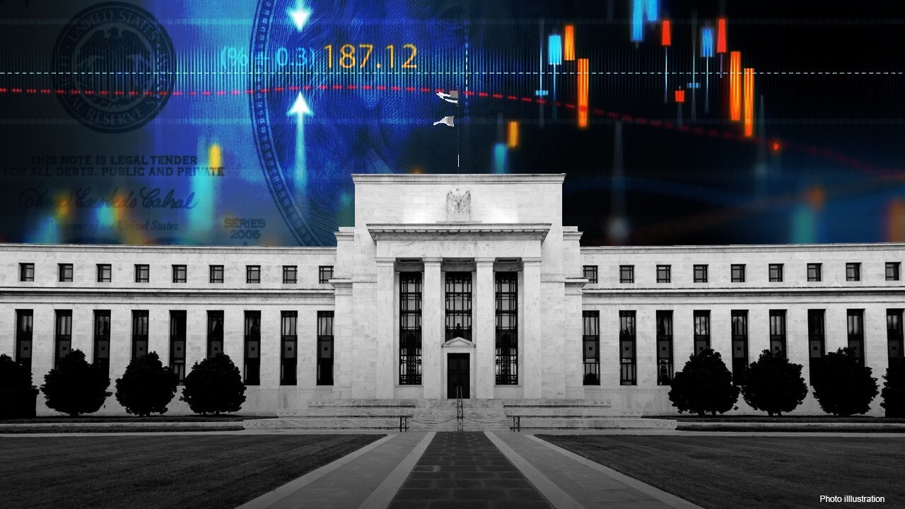 Fed tăng lãi suất lên 5%, kích hoạt suy thoái toàn cầu?