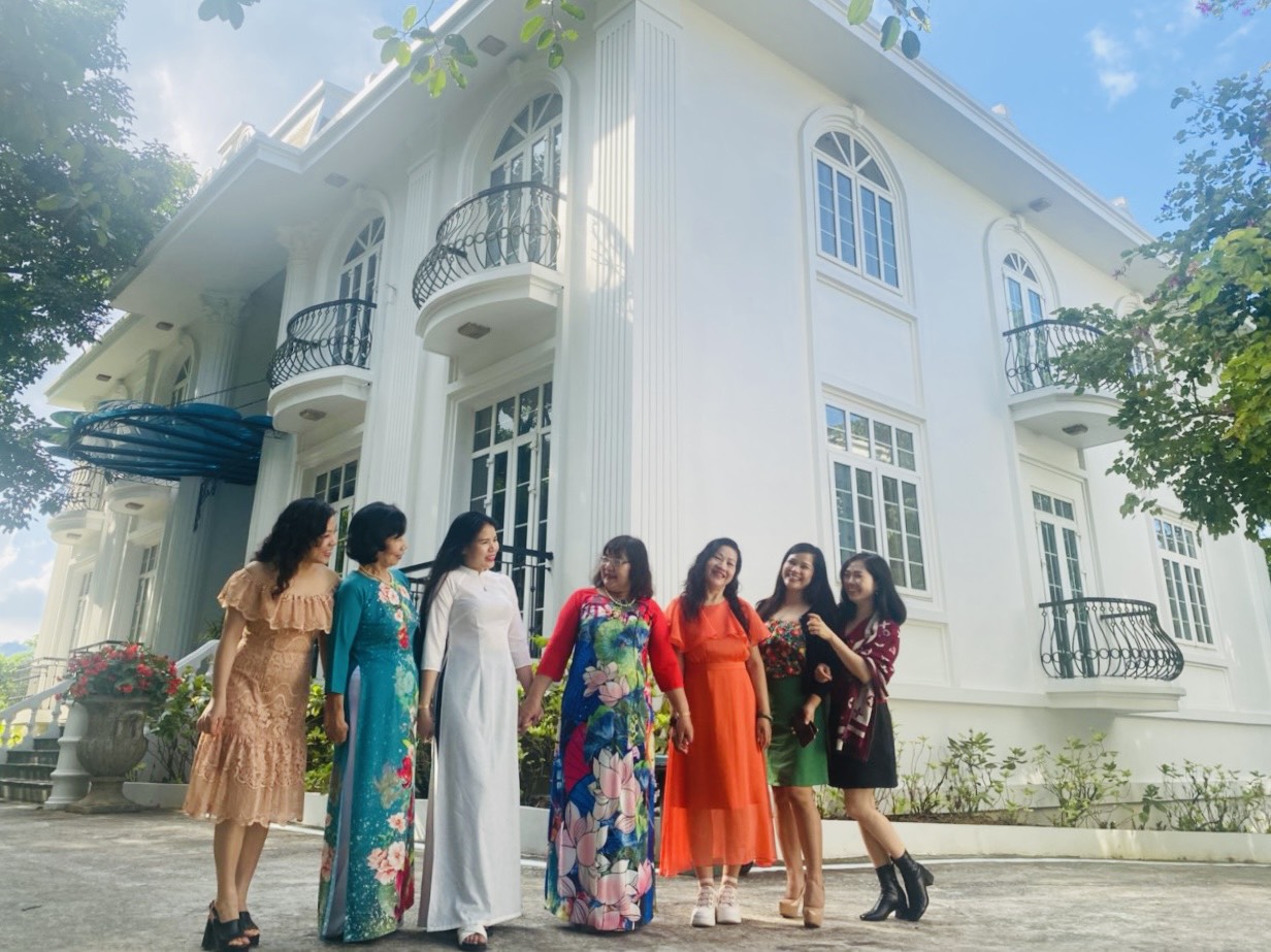 Thơ Nguyễn Văn Long: Rừng Đại Ngàn Vương Khói Đêm Thương
