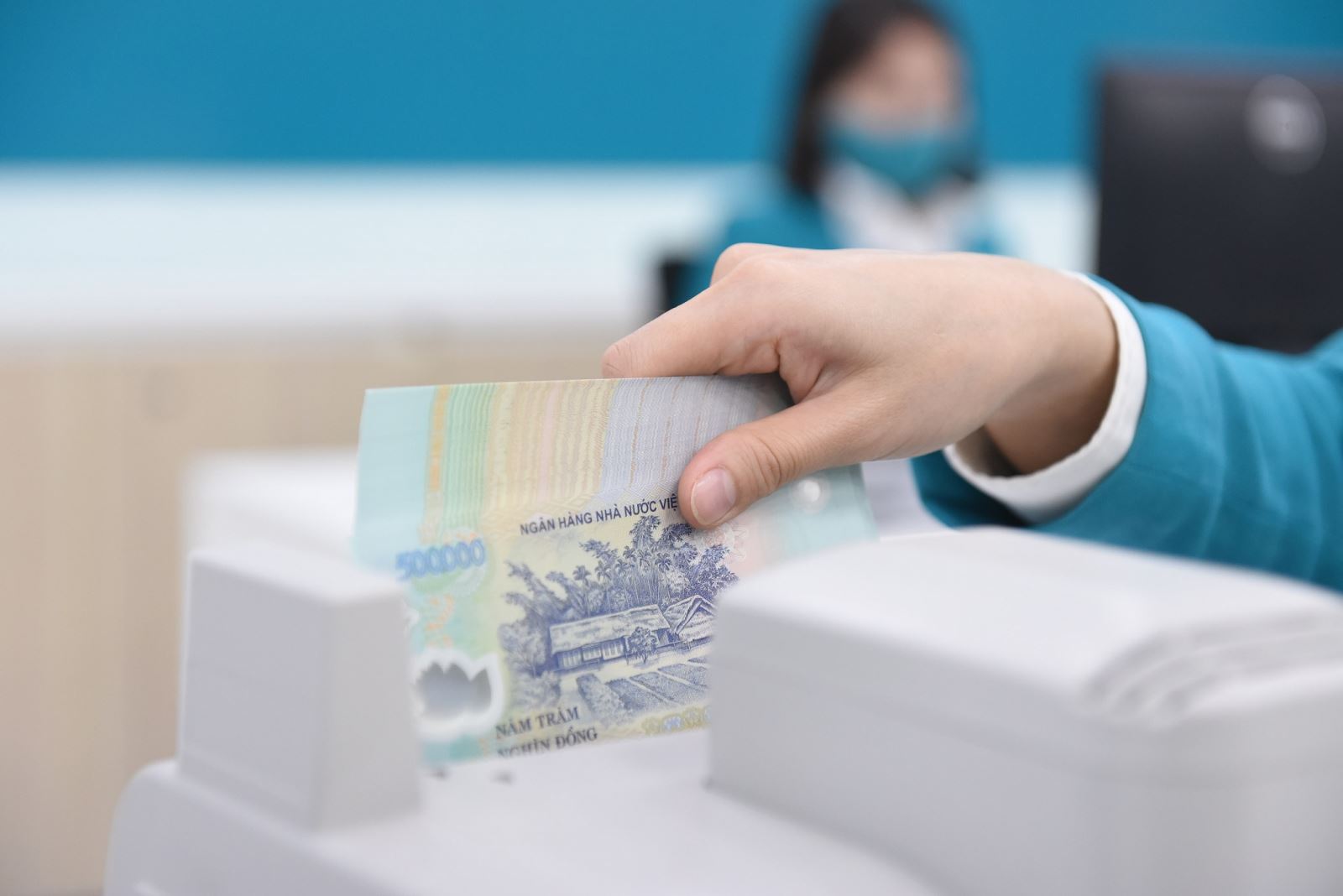 Thủ tướng: Tăng vốn điều lệ cho các ngân hàng để hỗ trợ cho doanh nghiệp vay