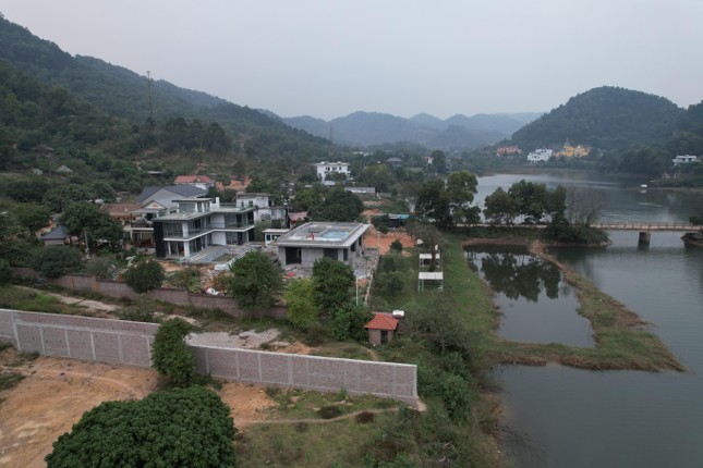 Hà Nội: Xử lý hàng loạt cán bộ, vi phạm trật tự xây dựng vẫn 'nóng'