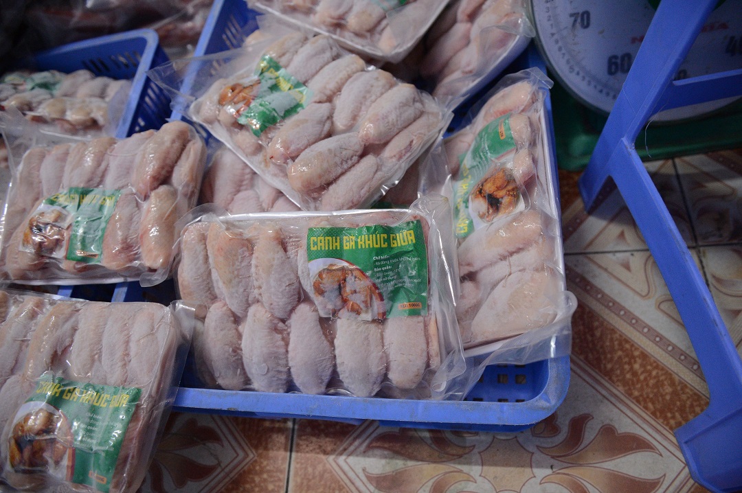 Hà Nội: Phát hiện, thu giữ gần 1 tấn thực phẩm “bẩn”