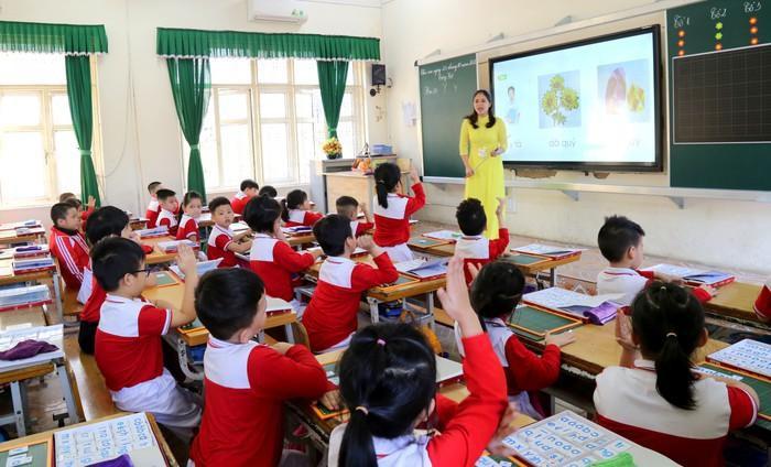 Phụ cấp giáo viên có thể tăng 100%, nhà giáo bậc nào sẽ hưởng phụ cấp nhiều nhất?