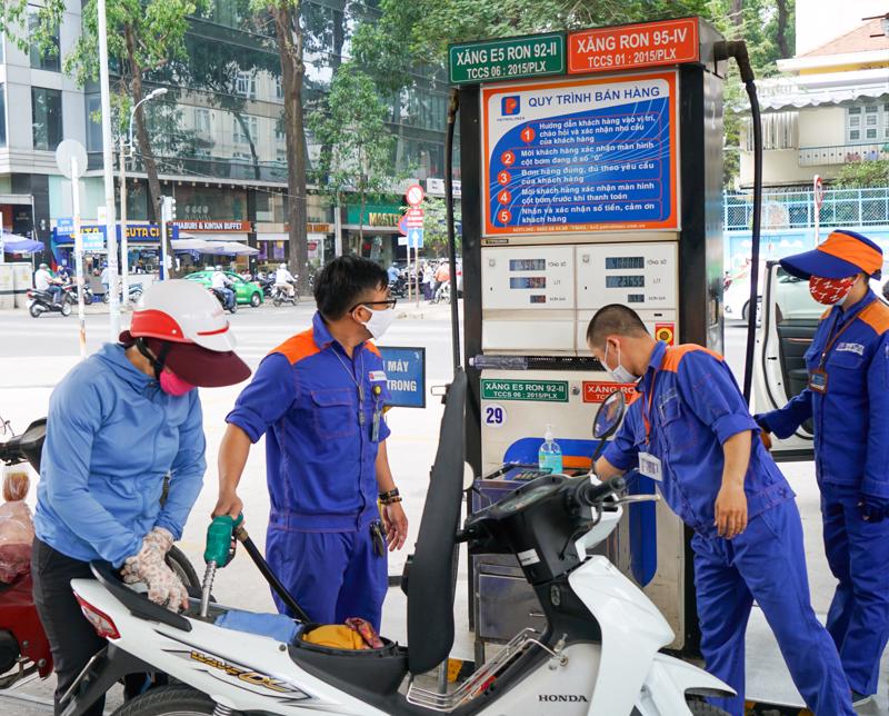 Không để đứt gãy nguồn cung xăng dầu, lương thực trong dịp Tết