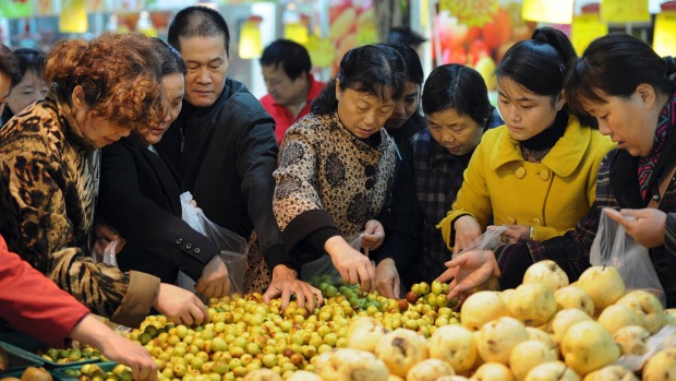 Người tiêu dùng Trung Quốc thận trọng chi tiêu sau khi các quy định phòng, chống Covid-19 được nới lỏng