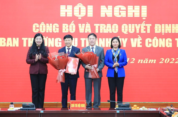 Thành ủy Hà Nội trao quyết định nhân sự mới
