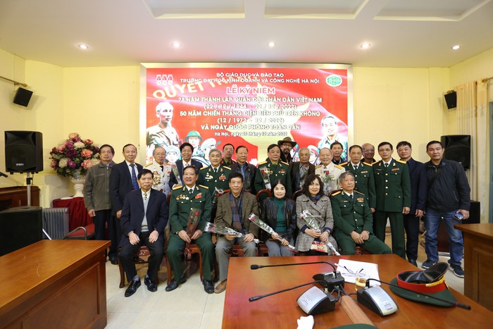 Trường Đại học Kinh doanh và Công nghệ Hà Nội kỷ niệm 78 năm thành lập Quân đội Nhân dân Việt Nam