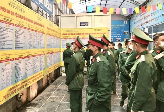 Hàng nghìn bộ đội xuất ngũ được tuyển tại các phiên giao dịch việc làm