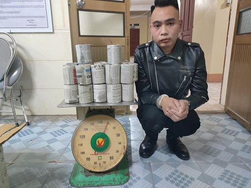 Liên tiếp bắt đối tượng vận chuyển hàng cấm và buôn bán hàng cấm