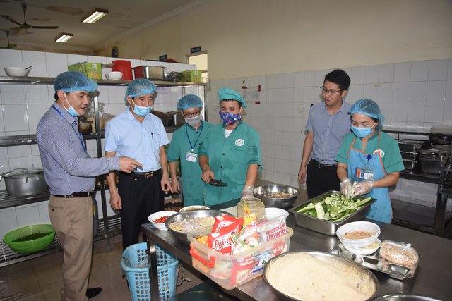 Siết chặt quản lý an toàn thực phẩm dịp Tết
