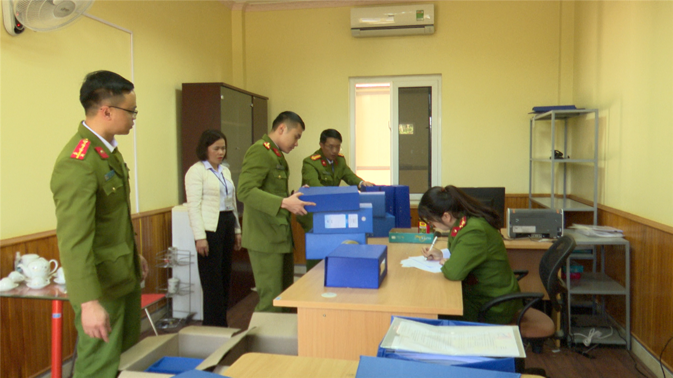 Khởi tố vụ án nhận hối lộ tại 2 Trung tâm đăng kiểm tỉnh Sơn La