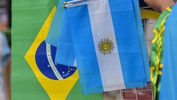 Brazil và Argentina bắt đầu kế hoạch chuẩn bị cho đồng tiền chung