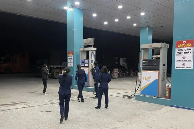 Lại thêm một cây xăng đóng cửa ngày Tết bị phạt