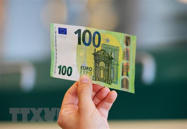 Ngân hàng Trung ương châu Âu tiếp tục tăng lãi suất cơ bản thêm 0,5%