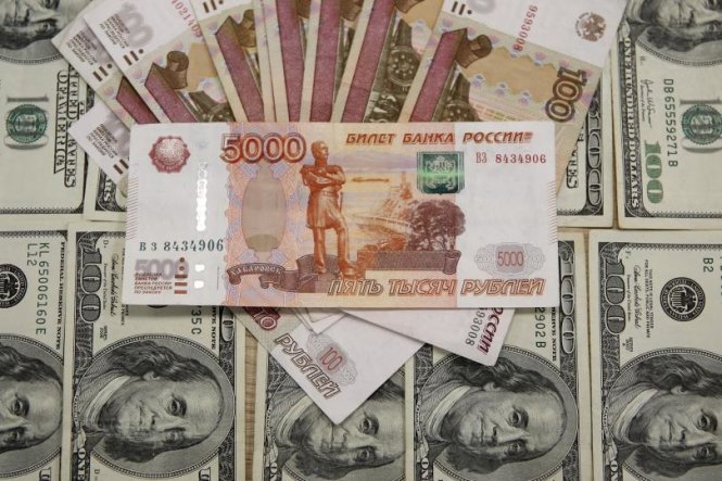 Đồng Rúp giảm xuống mức thấp kỷ lục so với đồng USD kể từ cuối tháng 4/2022
