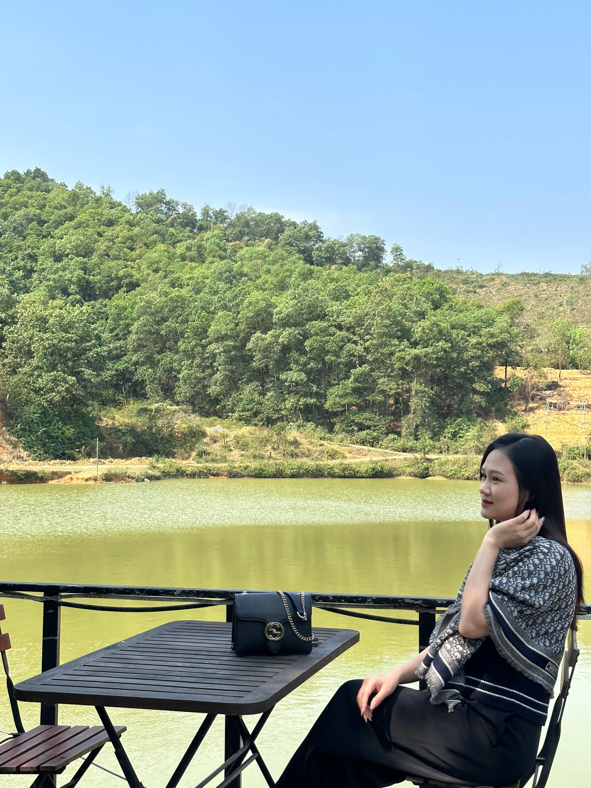 Thơ Nguyễn Văn Long: Hoa Trắng Đồi Son