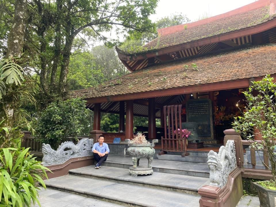 Thơ Nguyễn Văn Long: Áo Nhân Gian
