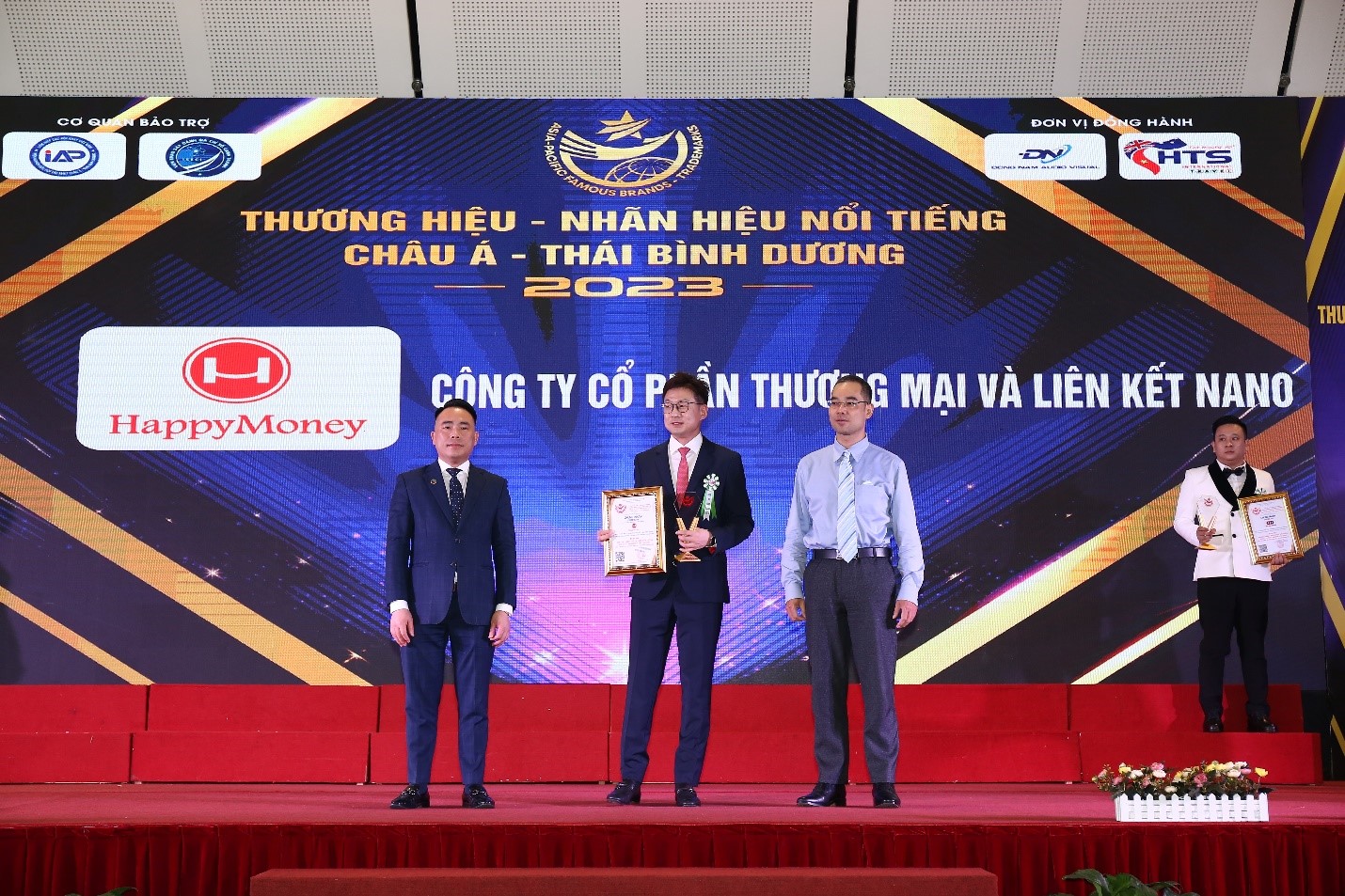 Happy Money vinh dự nhận giải thưởng TOP 10 Thương hiệu nổi tiếng Châu Á - Thái Bình Dương 2023