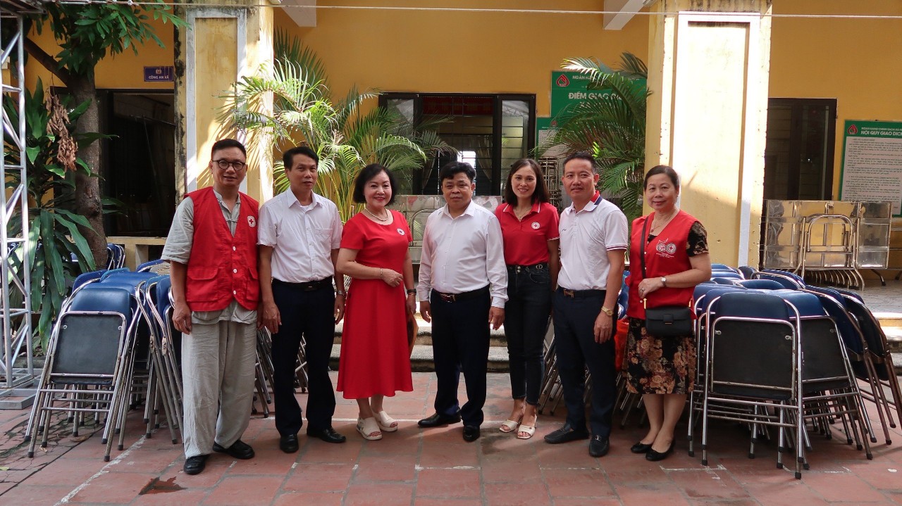 Next-G Foundation phối hợp với Hội Chữ Thập Đỏ tặng quà xã Kim Lũ, huyện Sóc Sơn