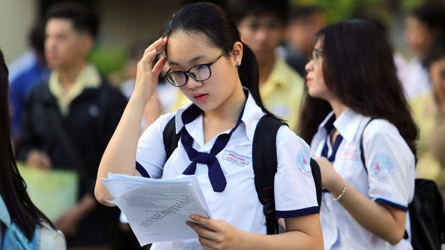 Đáp án đề thi lớp 10 môn Tiếng Anh Thừa Thiên Huế năm 2021 - 2022