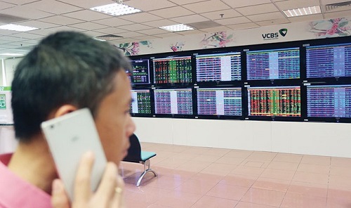 Vietcombank vượt Vingroup trở thành ‘vua mới’ trên sàn chứng khoán Việt
