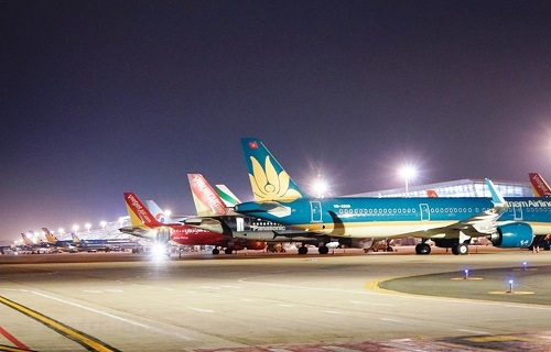 Ngành hàng không tiếp tục đối mặt khó khăn trong năm 2021