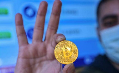 Bitcoin tăng phi mã có đủ sức 'cám dỗ' các tỷ phú thế giới?