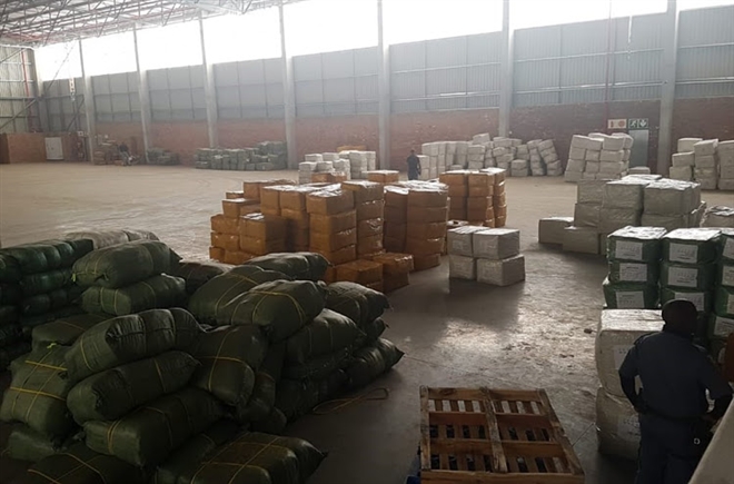 Nam Phi và Trung Quốc tịch thu hơn 5.000 liều vắc xin Covid-19 giả