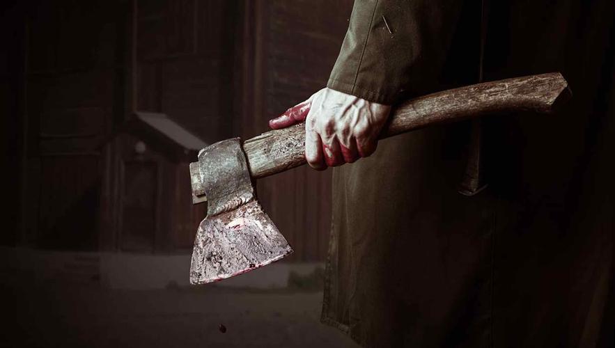 Nghịch tử đâm chết cha ruột vì xin thuốc lá không cho