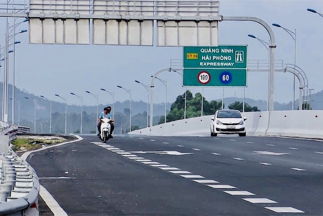 Mức phạt đối với xe máy đi vào đường cao tốc năm 2021 thế nào?