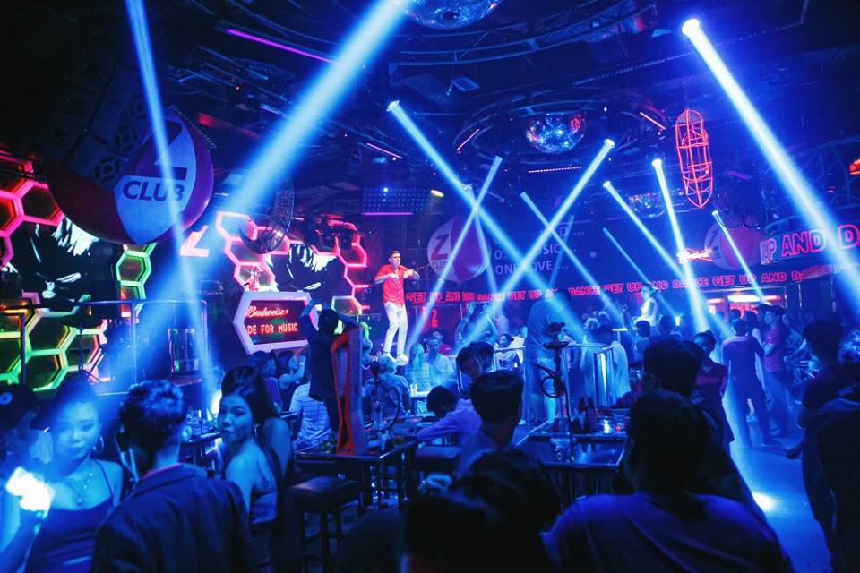 Từ 1/6, đặt chốt cửa bên trong phòng hát karaoke bị phạt tới 20 triệu đồng