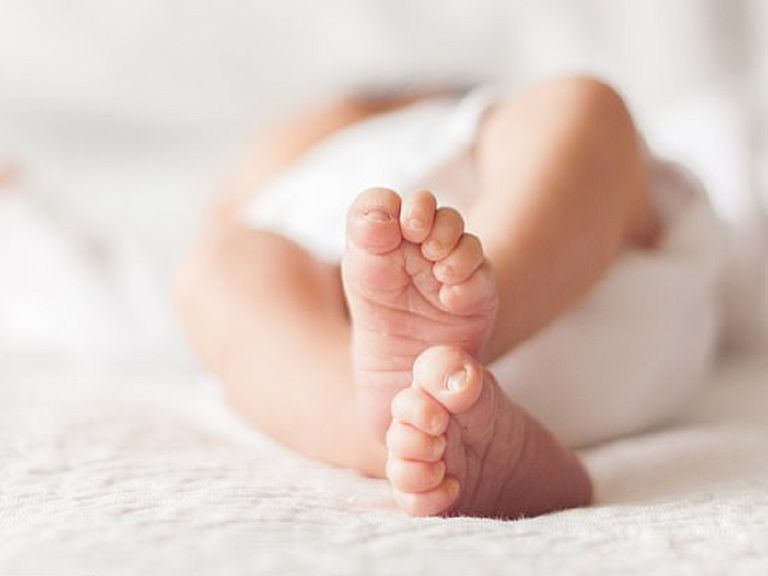 Một cậu bé sinh tại Tây Ban Nha có kháng thể chống lại Covid-19